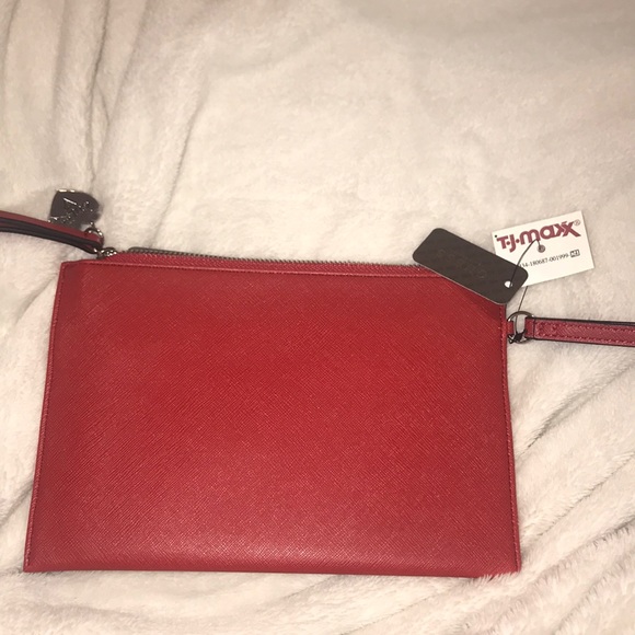 Guess Wallet - Picture 2 of 4